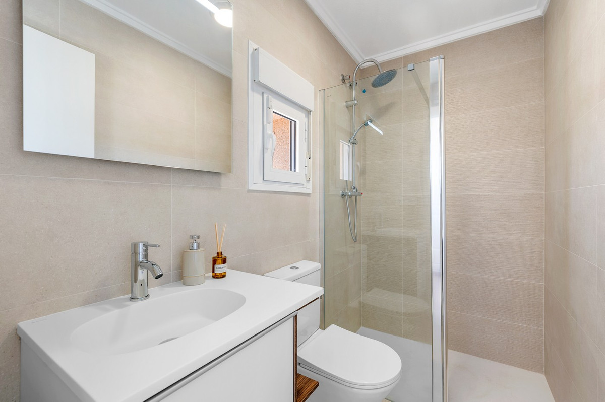 Se vende Pareada de 3 dormitorios en Costa Blanca, Alicante, España