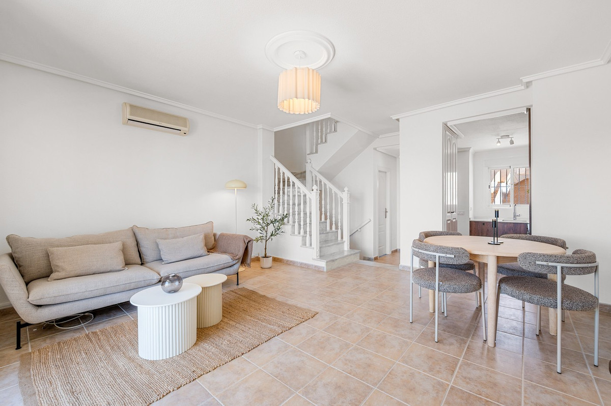 Se vende Pareada de 3 dormitorios en Costa Blanca, Alicante, España