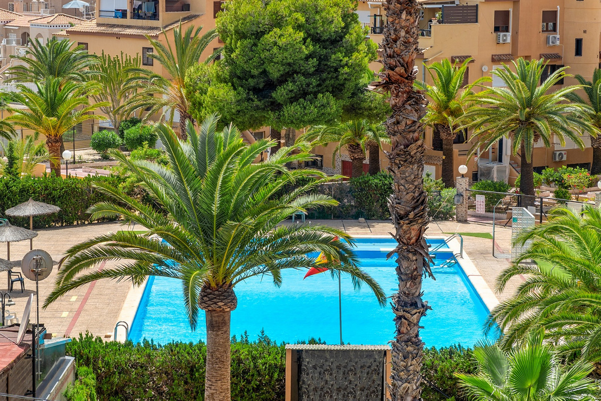 Se vende Apartamento Planta Baja de 2 dormitorios en Costa Blanca, Alicante, España