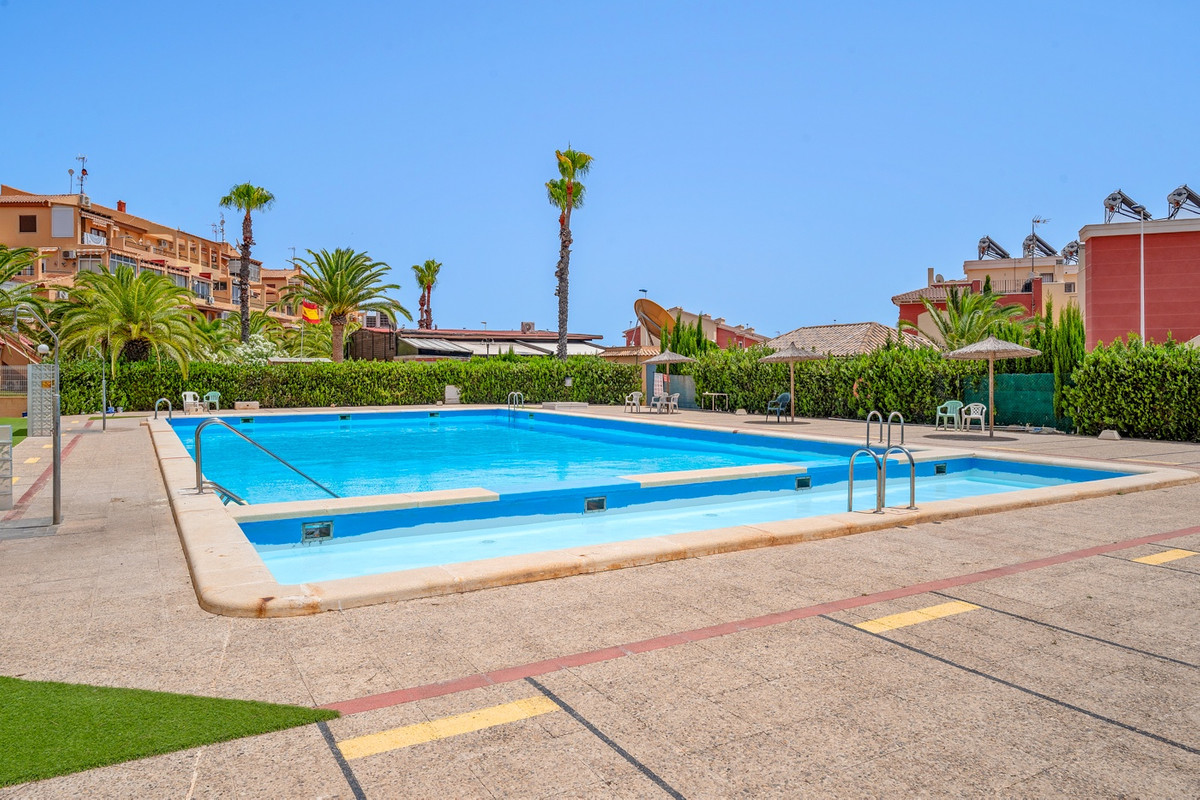 Se vende Apartamento Planta Baja de 2 dormitorios en Costa Blanca, Alicante, España