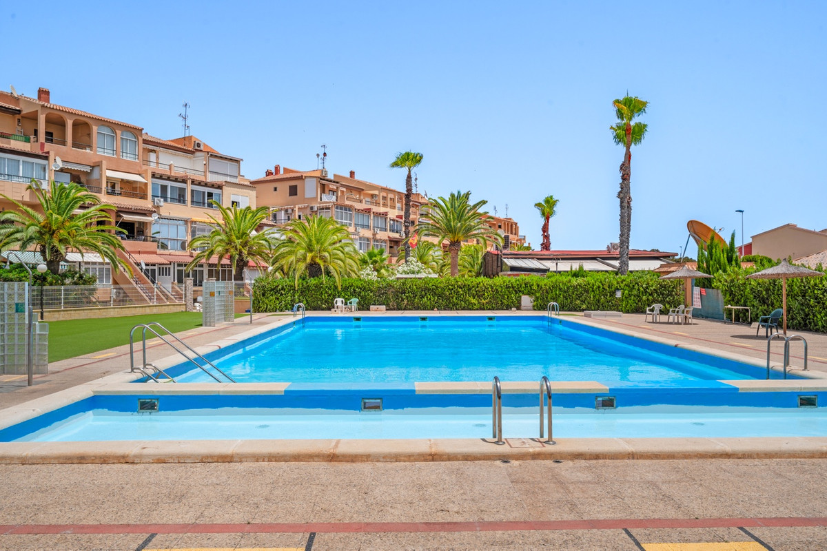 Se vende Apartamento Planta Baja de 2 dormitorios en Costa Blanca, Alicante, España