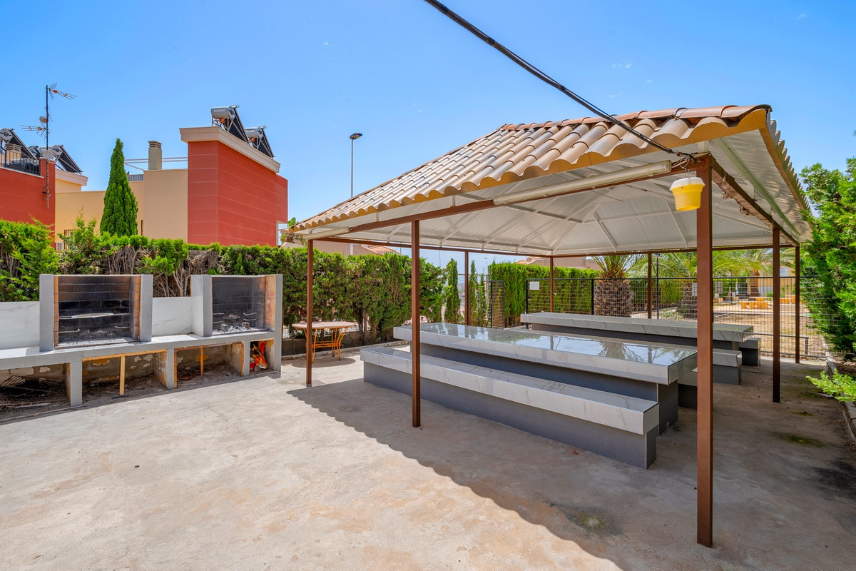 Se vende Apartamento Planta Baja de 2 dormitorios en Costa Blanca, Alicante, España