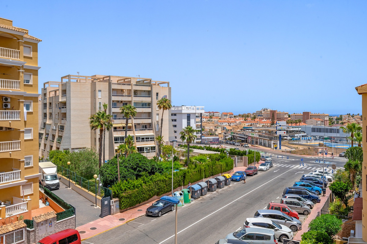Se vende Apartamento Planta Baja de 2 dormitorios en Costa Blanca, Alicante, España