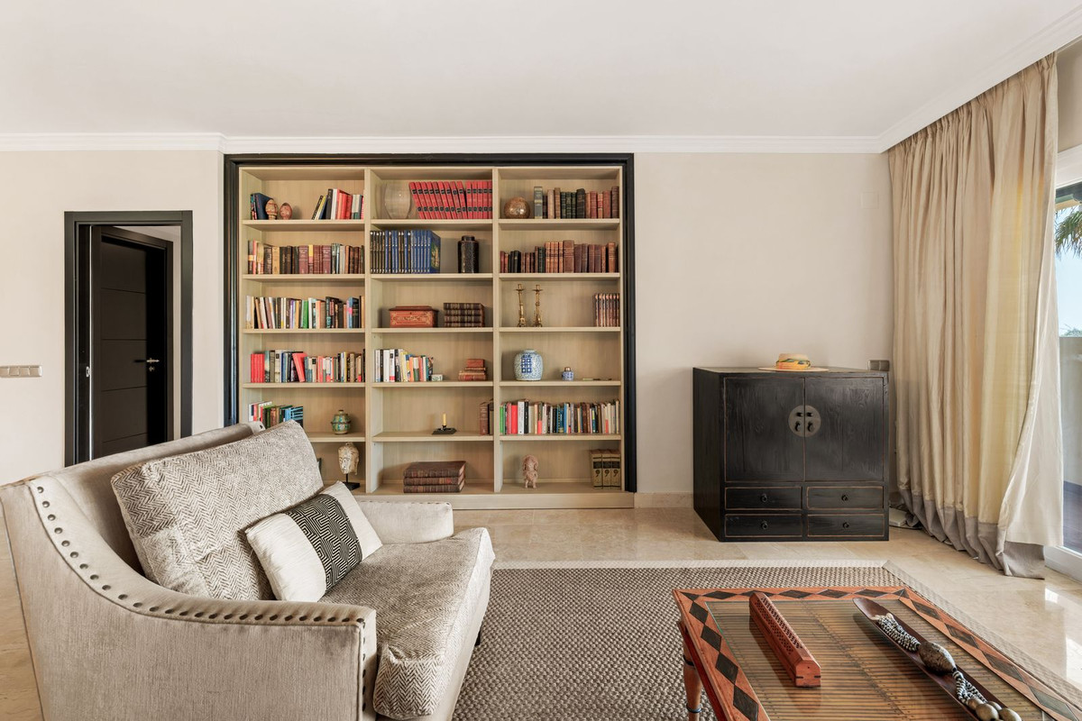 2 Bed Apartment for sale in Atalaya Costa Del Sol, Málaga, Spain