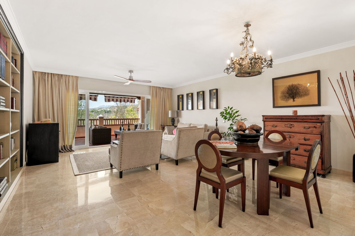 2 Bed Apartment for sale in Atalaya Costa Del Sol, Málaga, Spain