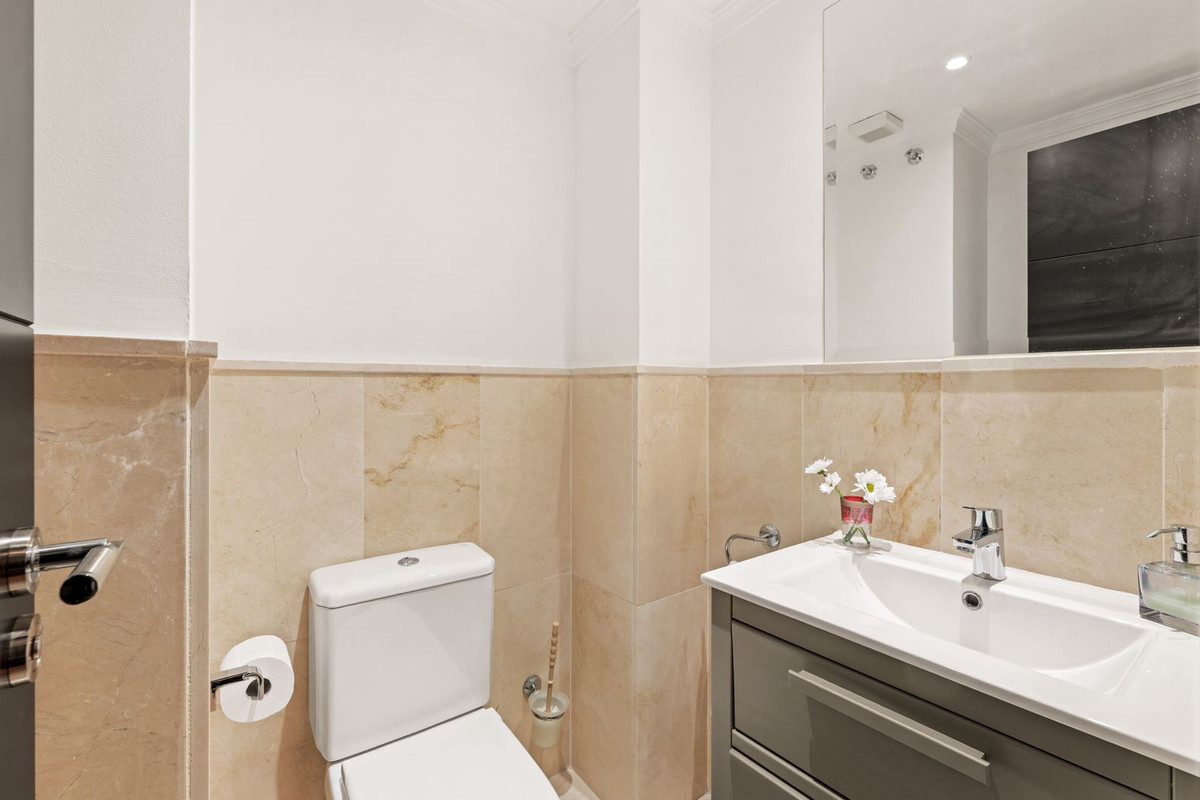 2 Bed Apartment for sale in Atalaya Costa Del Sol, Málaga, Spain