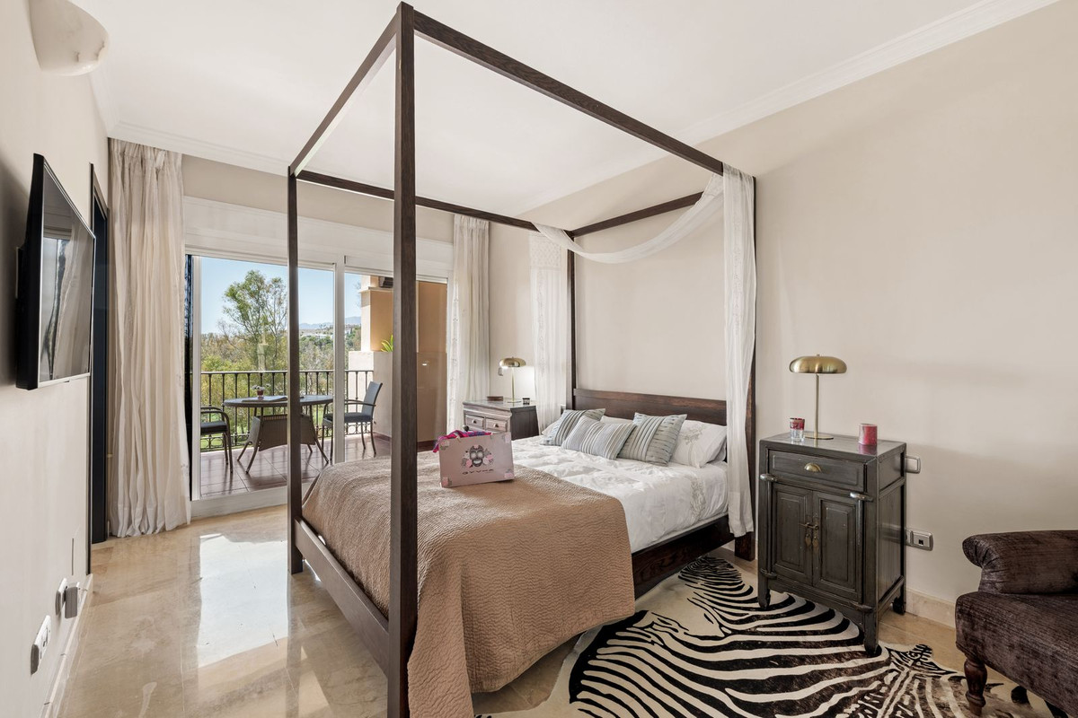 2 Bed Apartment for sale in Atalaya Costa Del Sol, Málaga, Spain