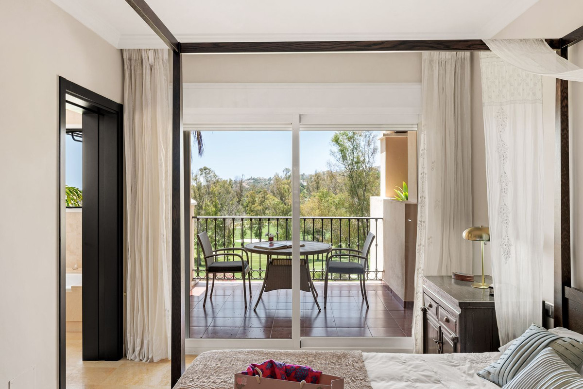 2 Bed Apartment for sale in Atalaya Costa Del Sol, Málaga, Spain