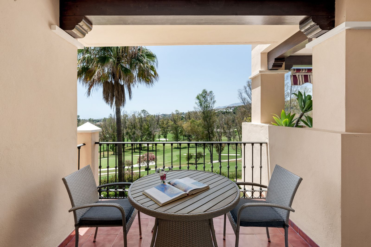 2 Bed Apartment for sale in Atalaya Costa Del Sol, Málaga, Spain