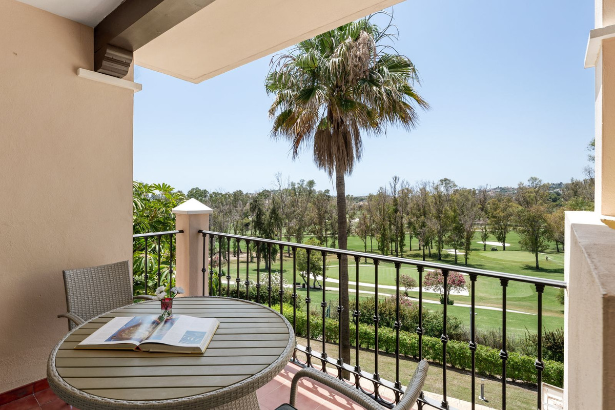 2 Bed Apartment for sale in Atalaya Costa Del Sol, Málaga, Spain