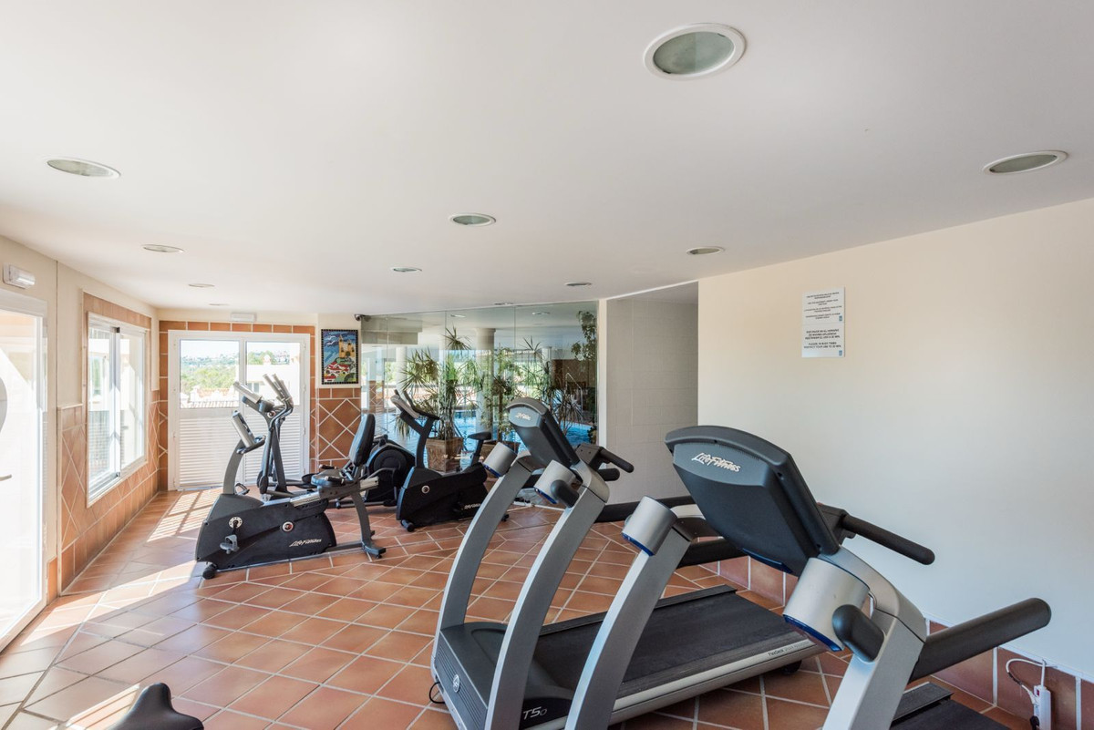 2 Bed Apartment for sale in Atalaya Costa Del Sol, Málaga, Spain