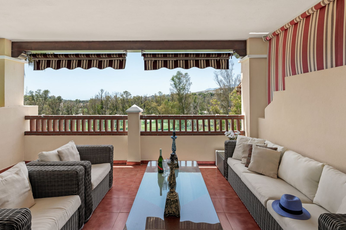 2 Bed Apartment for sale in Atalaya Costa Del Sol, Málaga, Spain