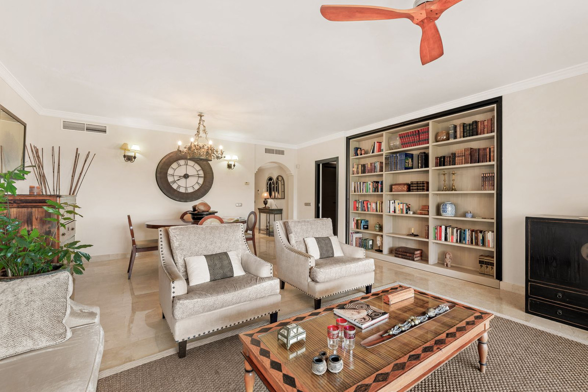 2 Bed Apartment for sale in Atalaya Costa Del Sol, Málaga, Spain