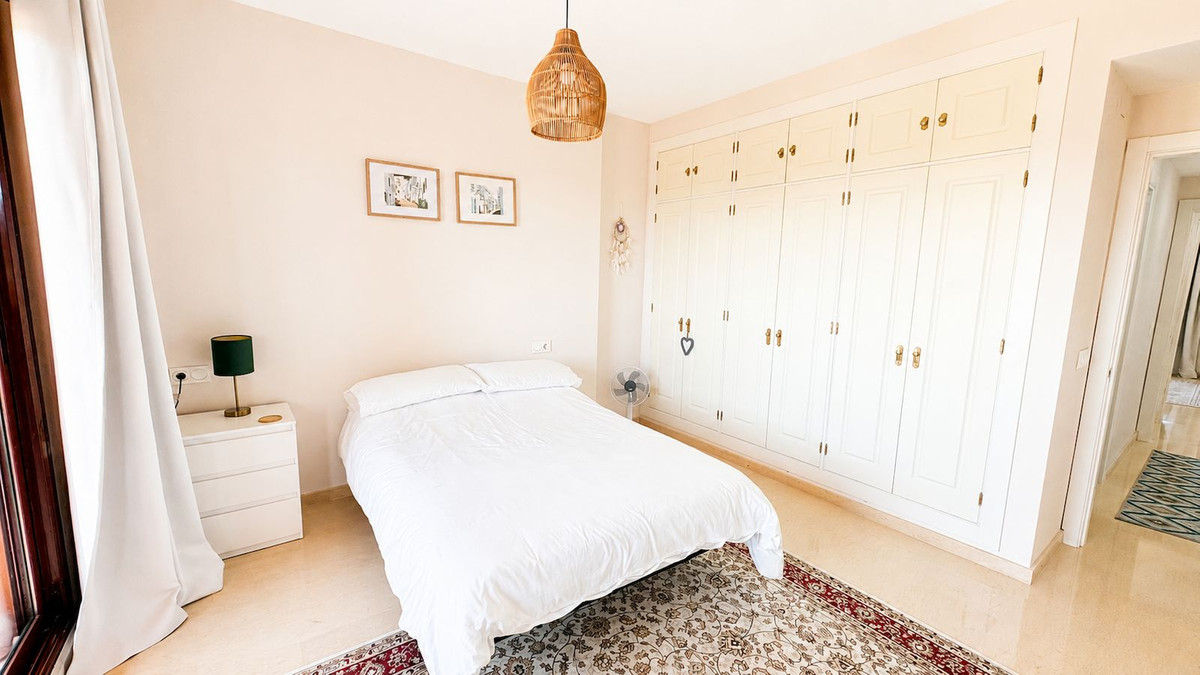 3 Bed Apartment for sale in La Duquesa Costa Del Sol, Málaga, Spain