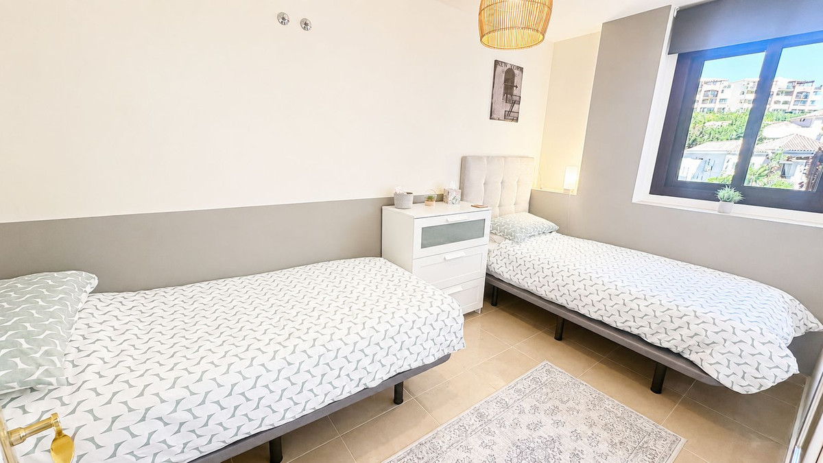 3 Bed Apartment for sale in La Duquesa Costa Del Sol, Málaga, Spain