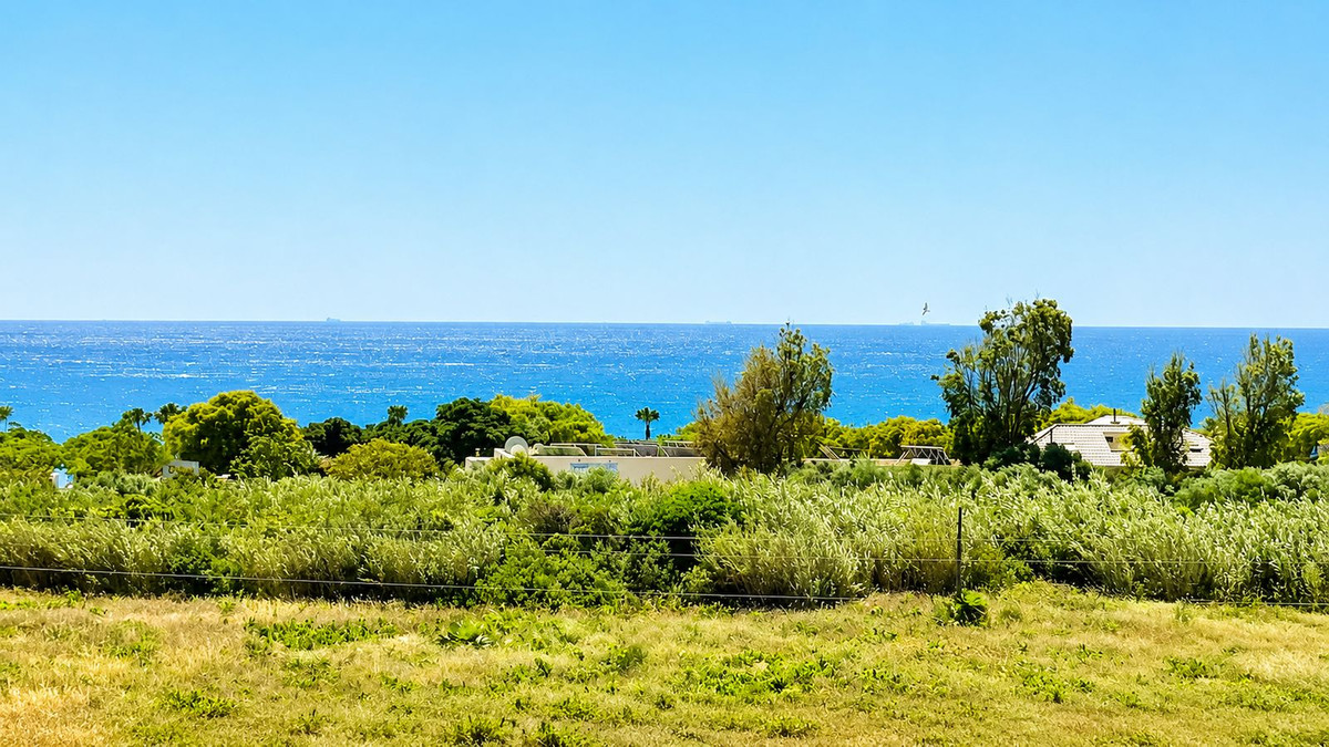 3 Bed Apartment for sale in La Duquesa Costa Del Sol, Málaga, Spain