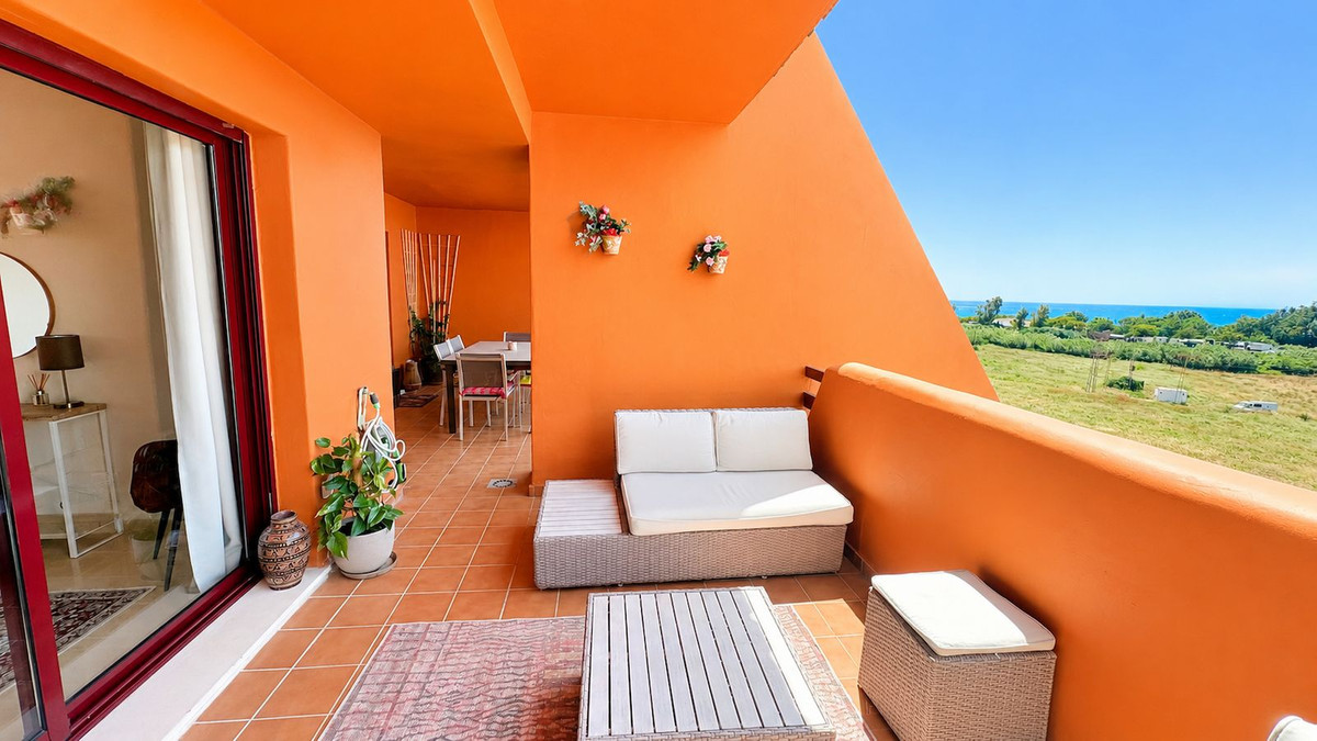 3 Bed Apartment for sale in La Duquesa Costa Del Sol, Málaga, Spain
