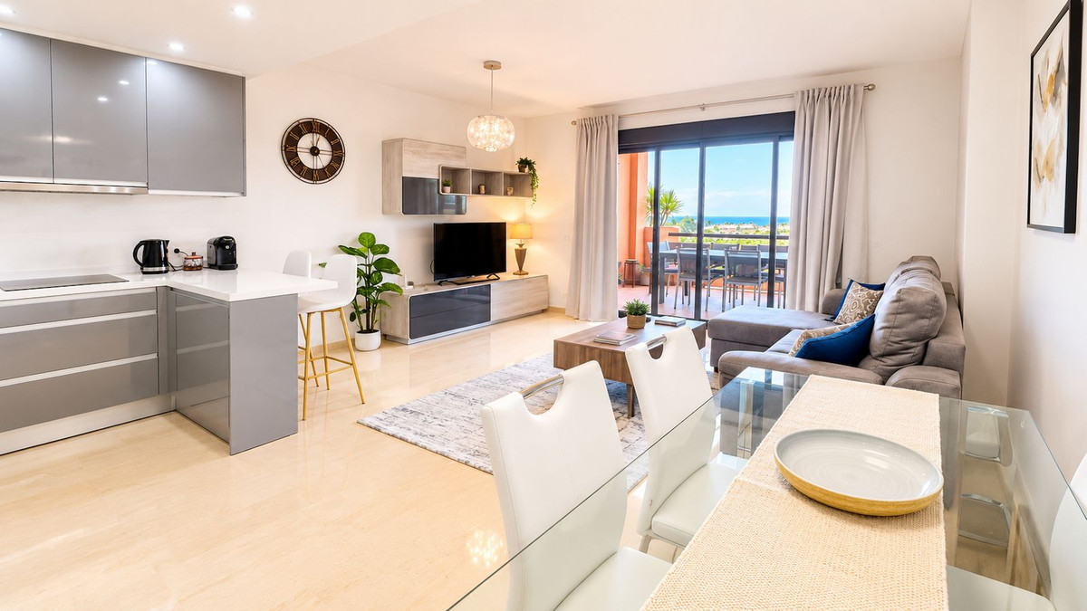 3 Bed Apartment for sale in La Duquesa Costa Del Sol, Málaga, Spain