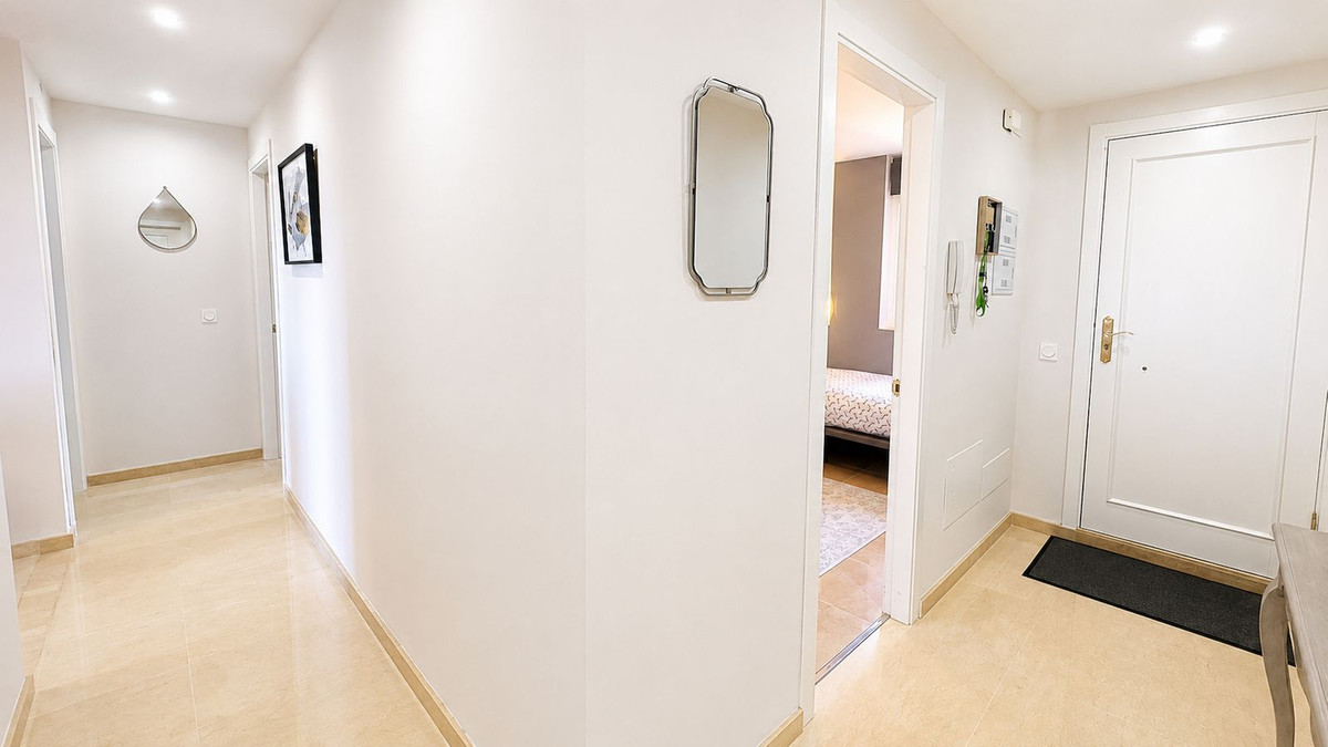 3 Bed Apartment for sale in La Duquesa Costa Del Sol, Málaga, Spain