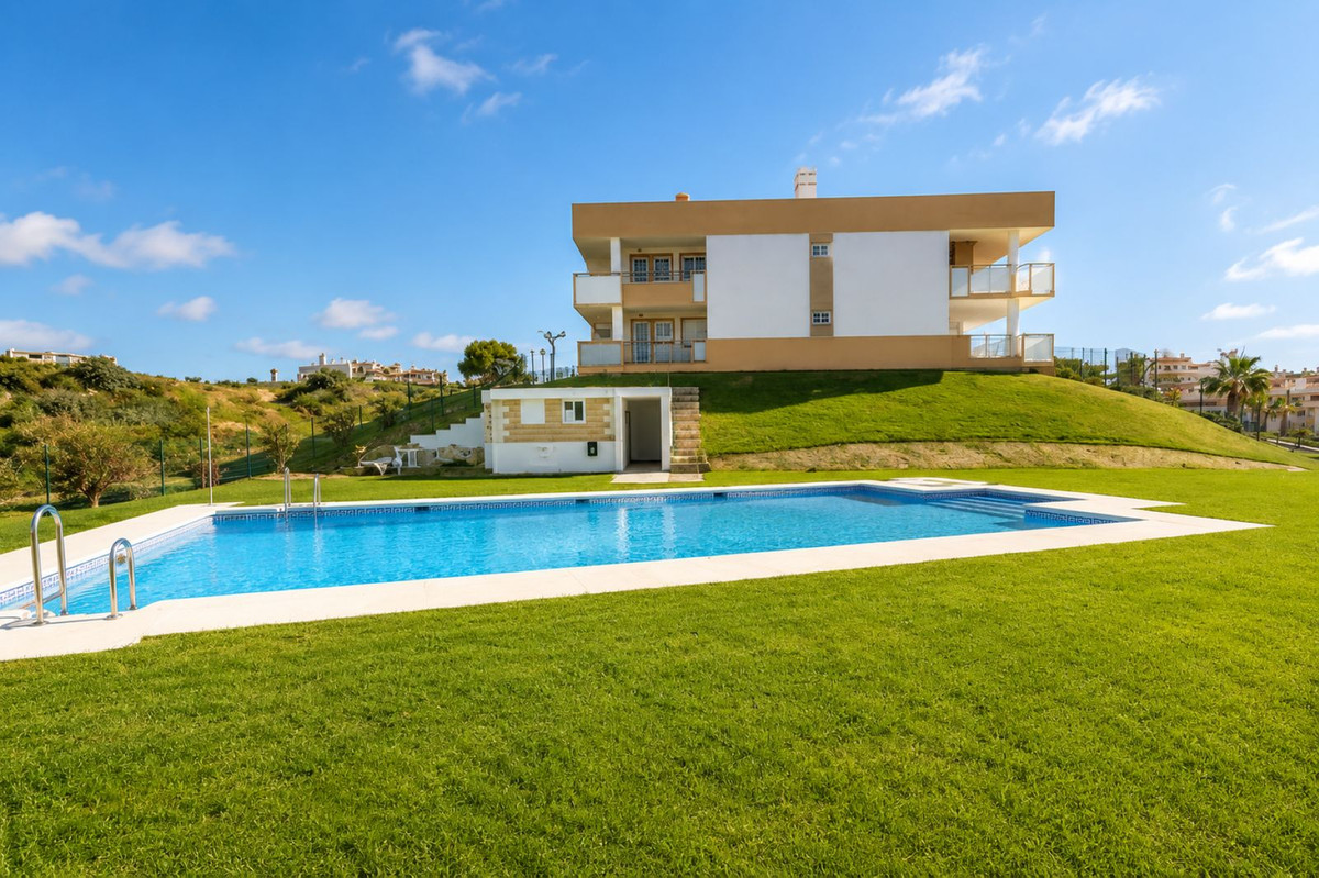4 Bed Apartment for sale in Casares Playa Costa Del Sol, Málaga, Spain