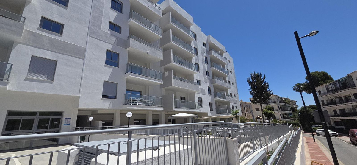 3 Bed Apartment for sale in Benalmadena Costa Del Sol, Málaga, Spain