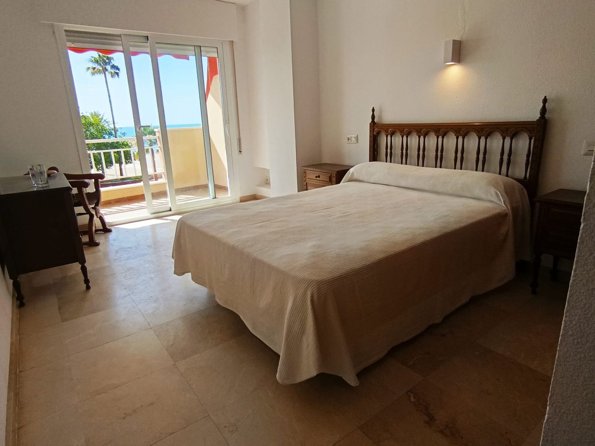 3 Bed Apartment for sale in Fuengirola Costa Del Sol, Málaga, Spain