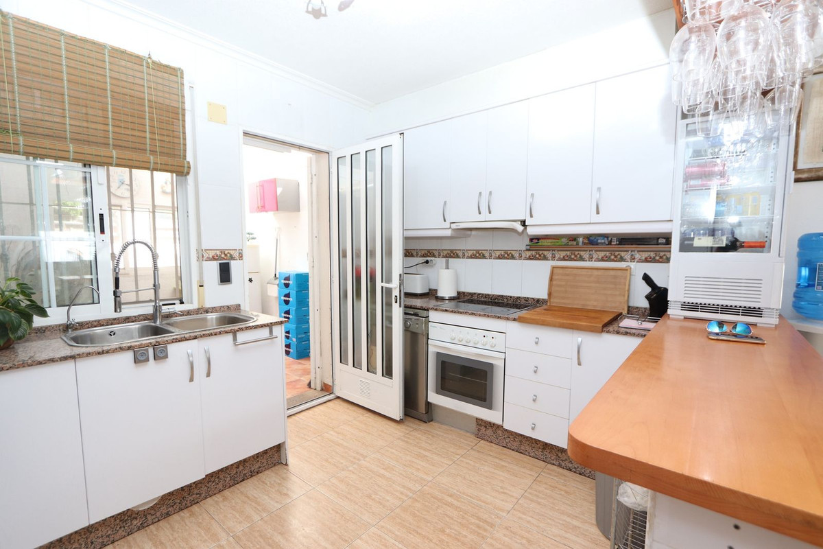 Se vende Villa - Chalet de 4 dormitorios en Costa Calida, Murcia, España