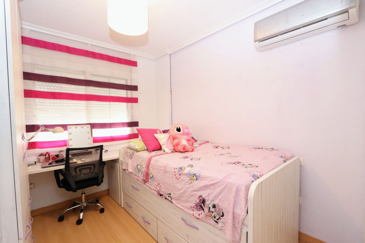 Se vende Villa - Chalet de 4 dormitorios en Costa Calida, Murcia, España