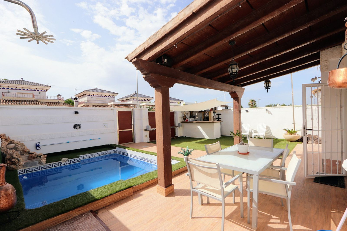 Se vende Villa - Chalet de 4 dormitorios en Costa Calida, Murcia, España
