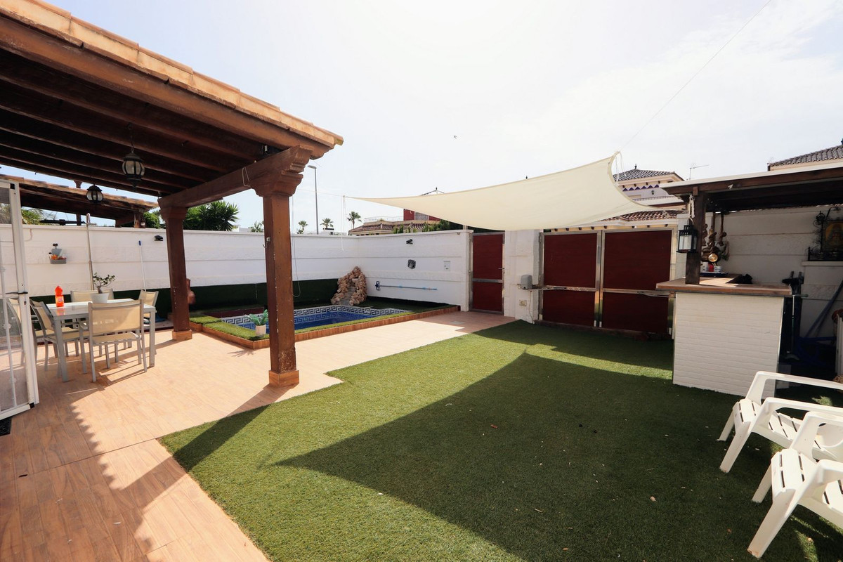 Se vende Villa - Chalet de 4 dormitorios en Costa Calida, Murcia, España
