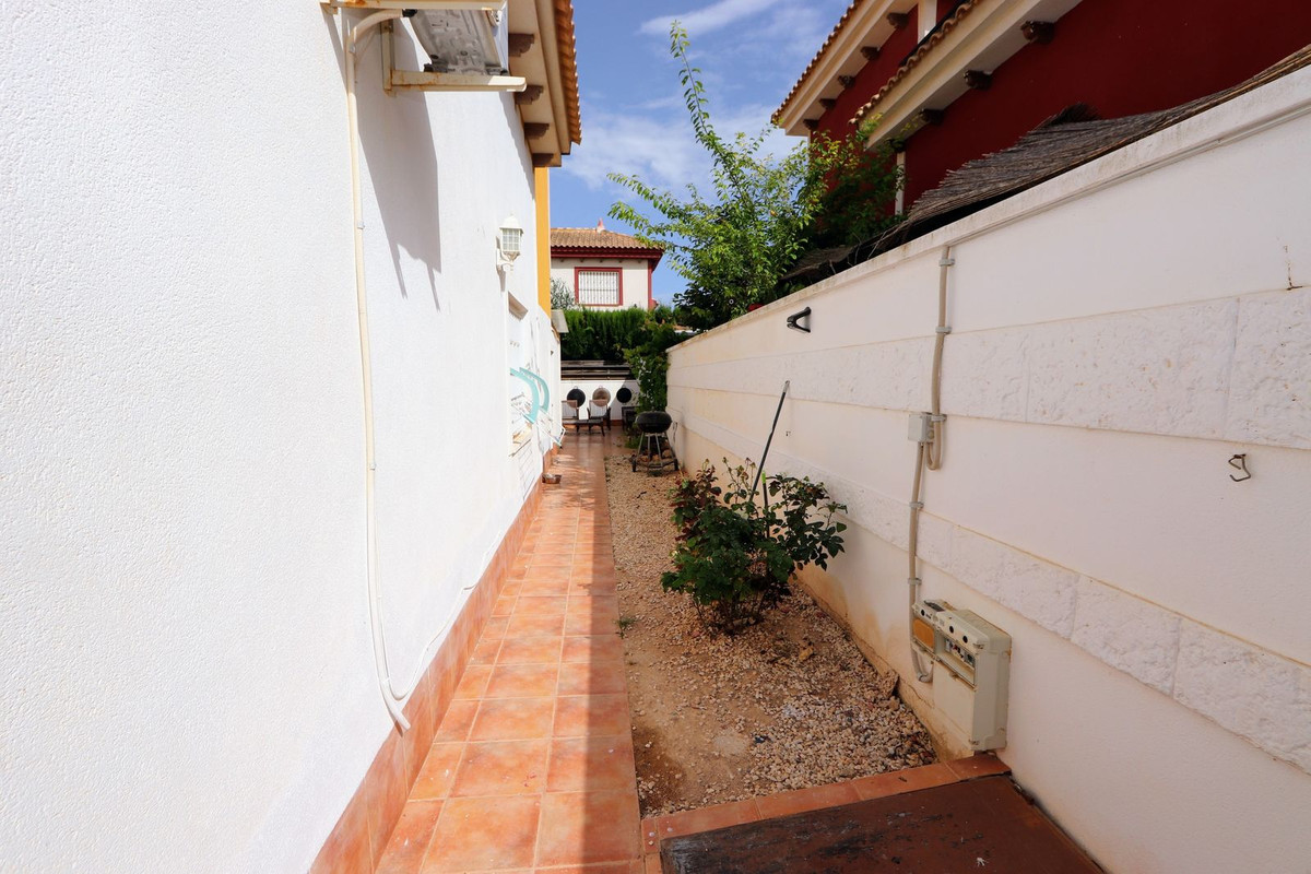Se vende Villa - Chalet de 4 dormitorios en Costa Calida, Murcia, España