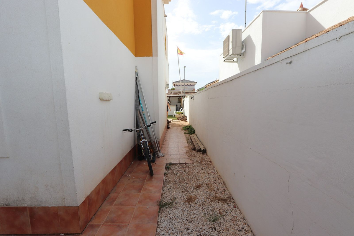 Se vende Villa - Chalet de 4 dormitorios en Costa Calida, Murcia, España