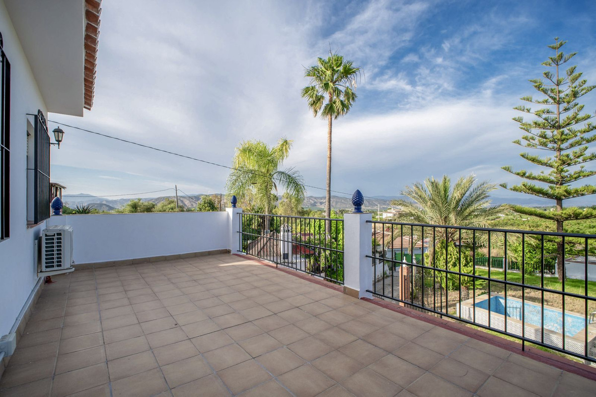 4 Bed Townhouse for sale in Alhaurín El Grande Costa Del Sol, Málaga, Spain