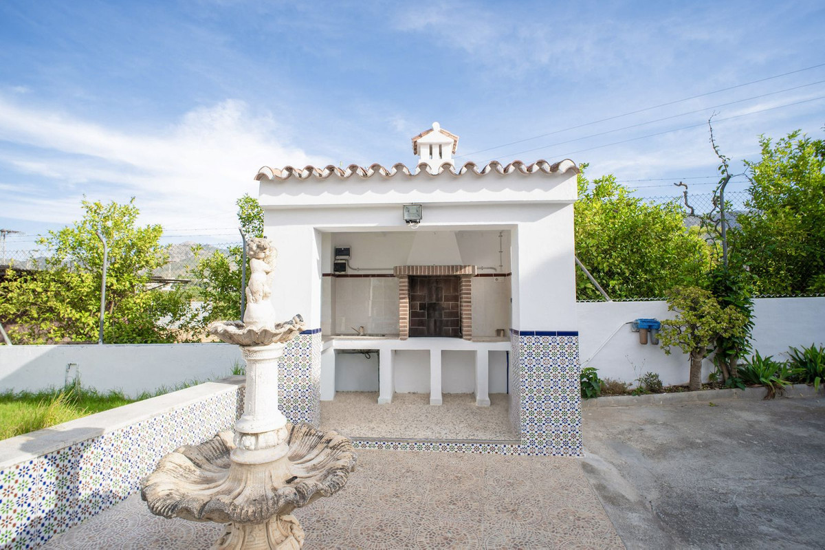 4 Bed Townhouse for sale in Alhaurín El Grande Costa Del Sol, Málaga, Spain