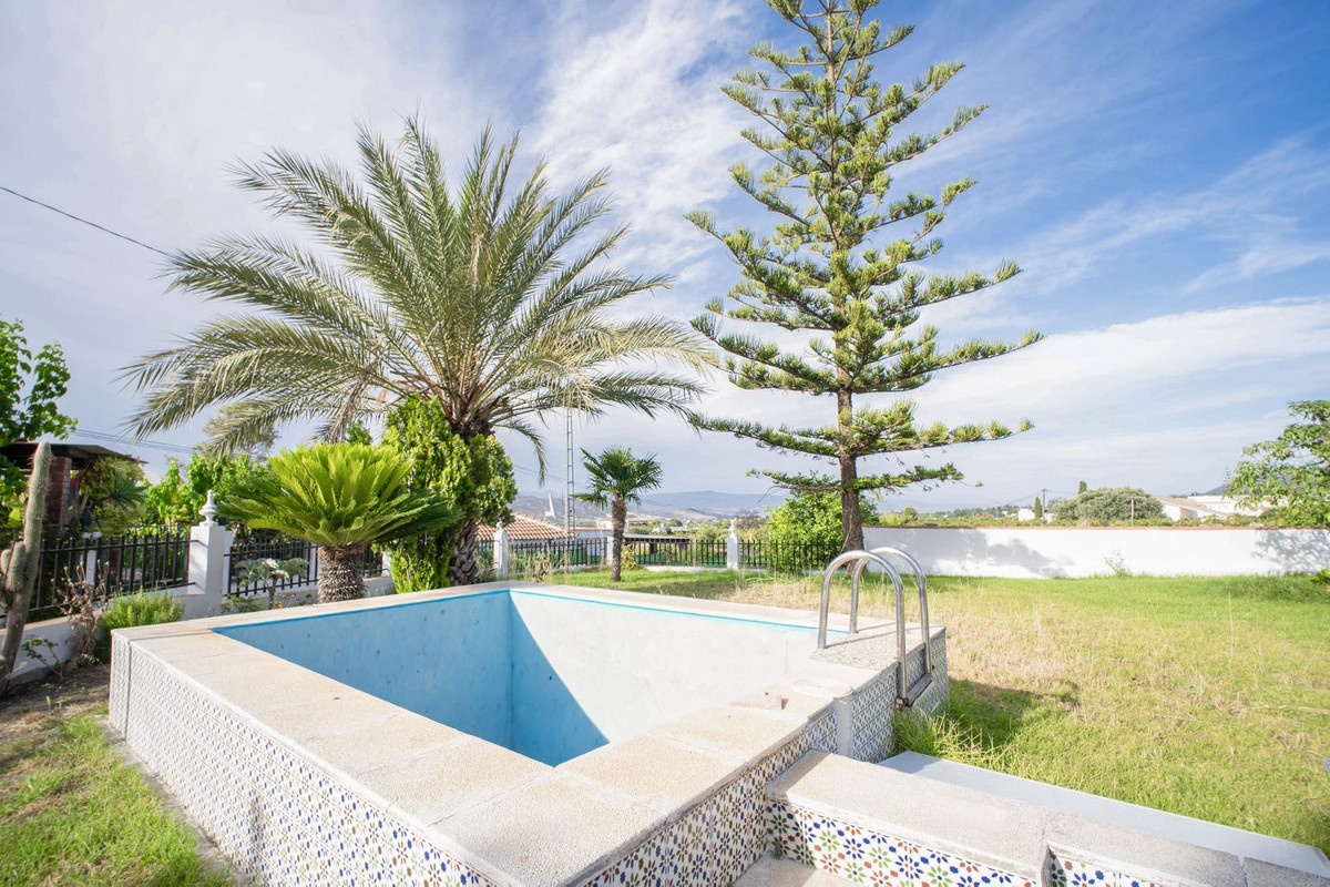 4 Bed Townhouse for sale in Alhaurín El Grande Costa Del Sol, Málaga, Spain