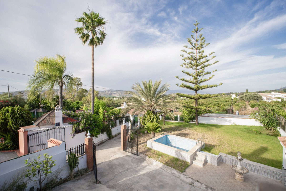 4 Bed Townhouse for sale in Alhaurín El Grande Costa Del Sol, Málaga, Spain
