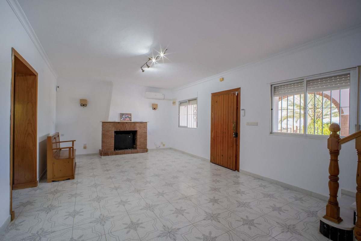 4 Bed Townhouse for sale in Alhaurín El Grande Costa Del Sol, Málaga, Spain