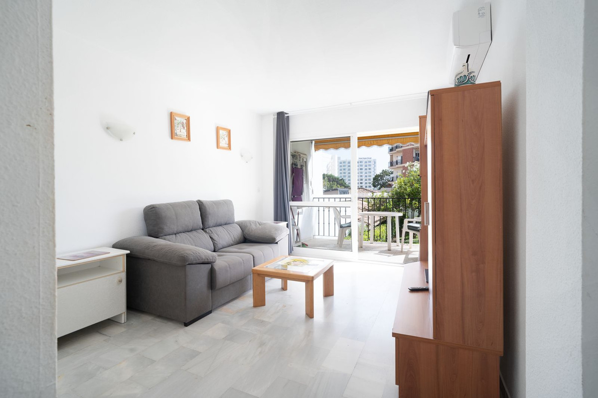 1 Bed Apartment for sale in La Carihuela Costa Del Sol, Málaga, Spain