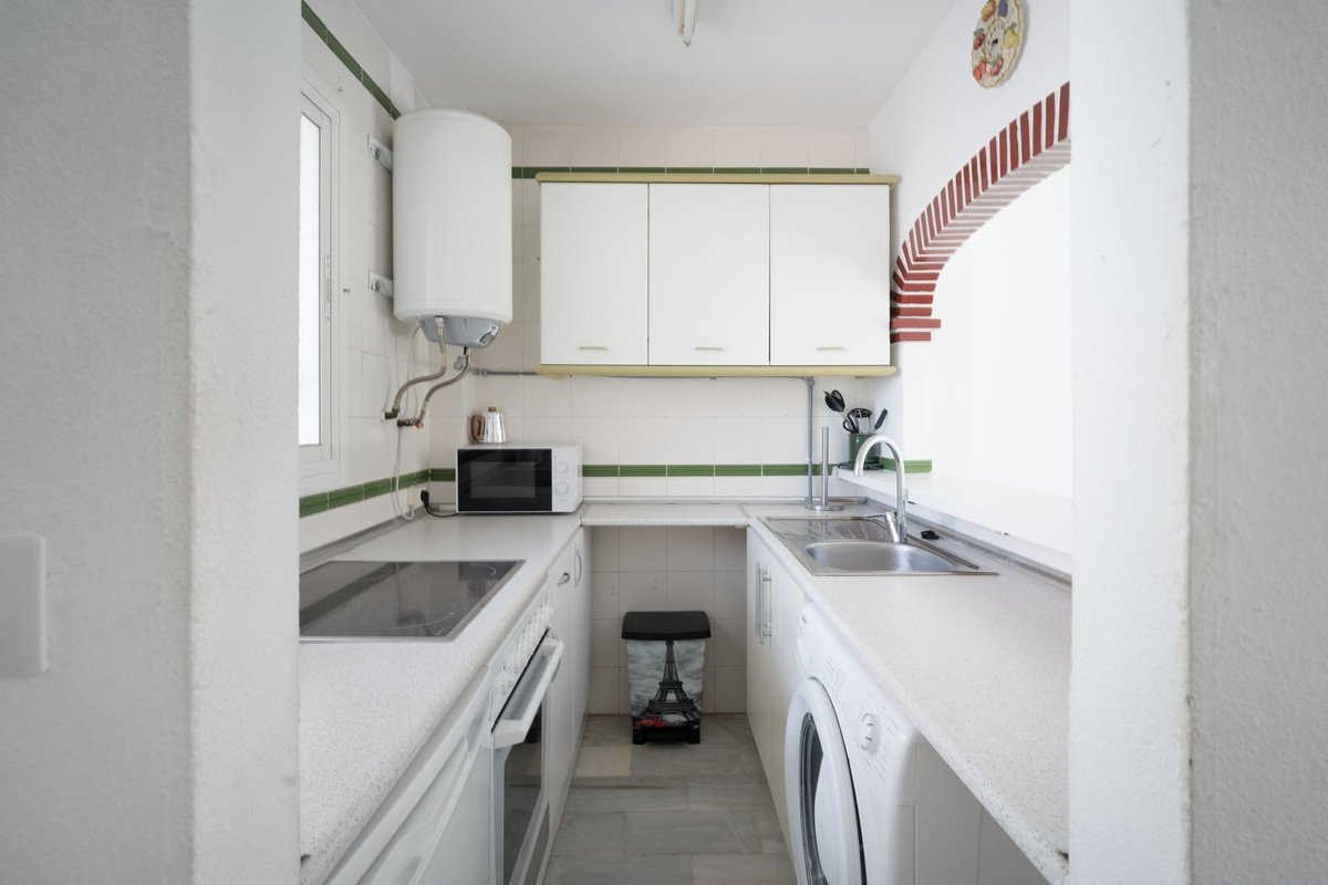 1 Bed Apartment for sale in La Carihuela Costa Del Sol, Málaga, Spain