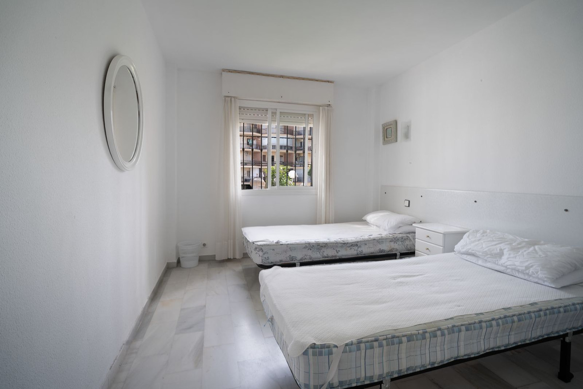 1 Bed Apartment for sale in La Carihuela Costa Del Sol, Málaga, Spain