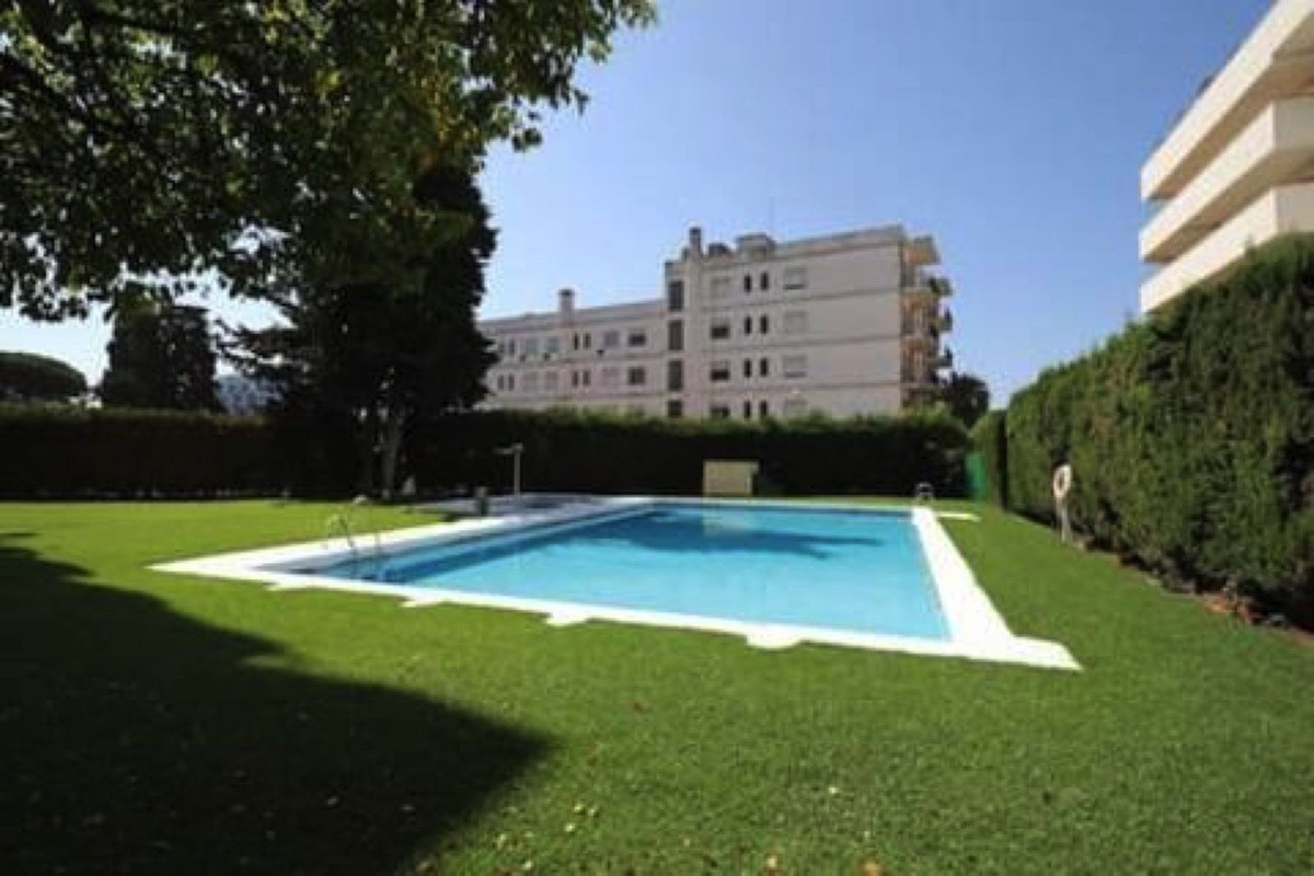 4 Bed Apartment for sale in Marbella Costa Del Sol, Málaga, Spain