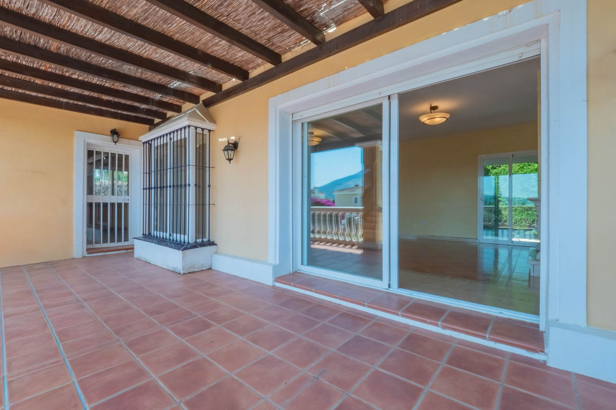 7 Bed Townhouse for sale in Coín Costa Del Sol, Málaga, Spain