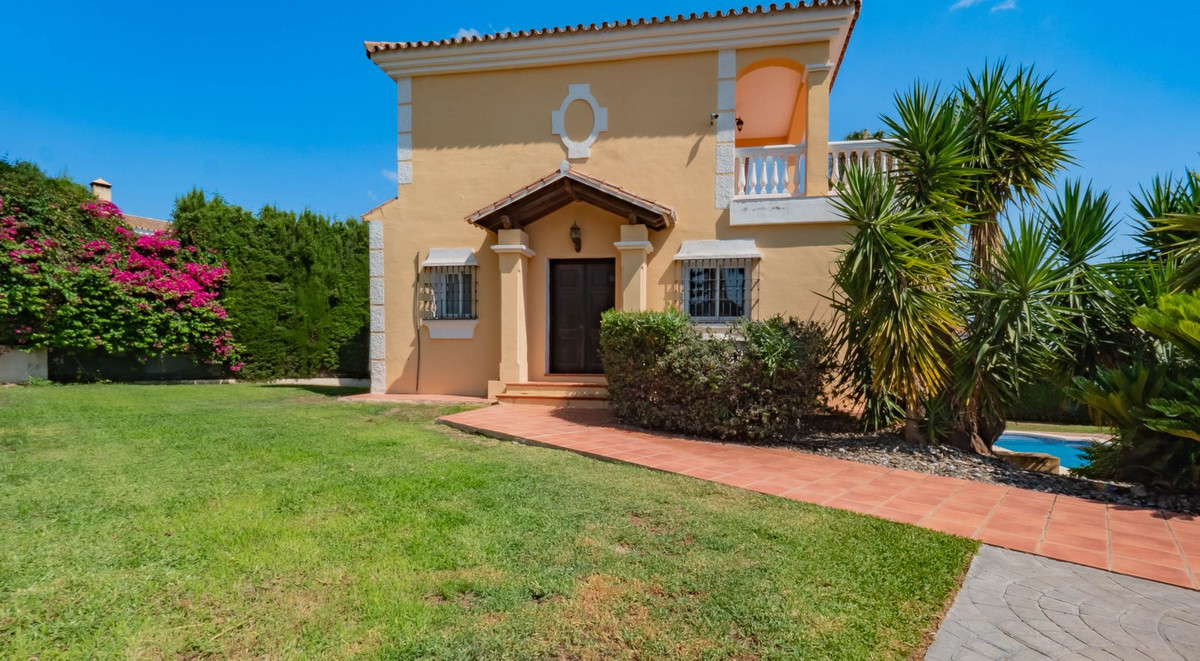 7 Bed Townhouse for sale in Coín Costa Del Sol, Málaga, Spain
