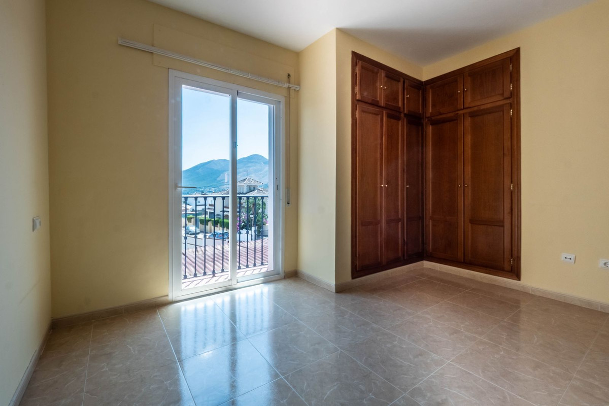 7 Bed Townhouse for sale in Coín Costa Del Sol, Málaga, Spain