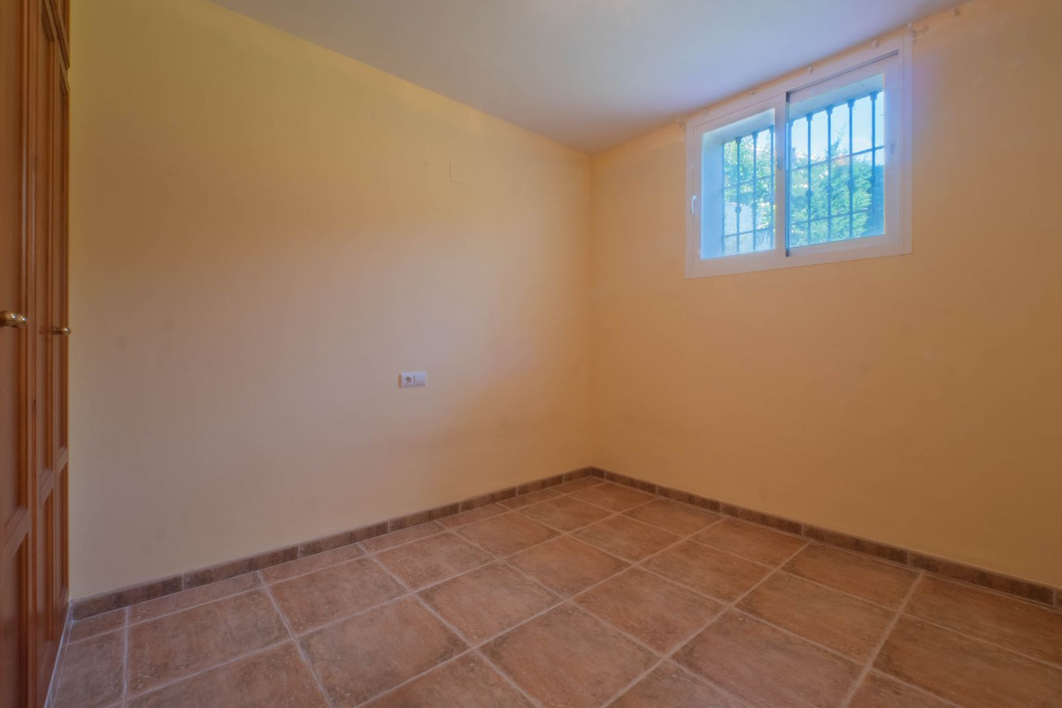 7 Bed Townhouse for sale in Coín Costa Del Sol, Málaga, Spain