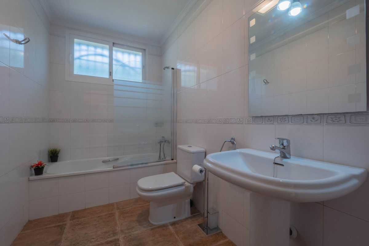7 Bed Townhouse for sale in Coín Costa Del Sol, Málaga, Spain
