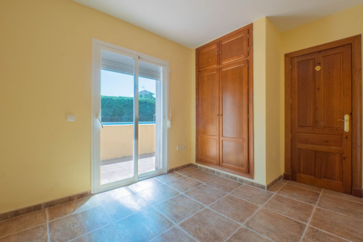 7 Bed Townhouse for sale in Coín Costa Del Sol, Málaga, Spain