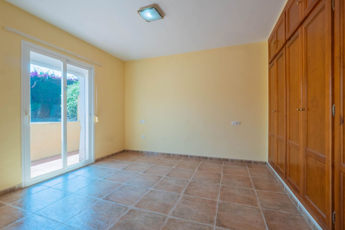 7 Bed Townhouse for sale in Coín Costa Del Sol, Málaga, Spain