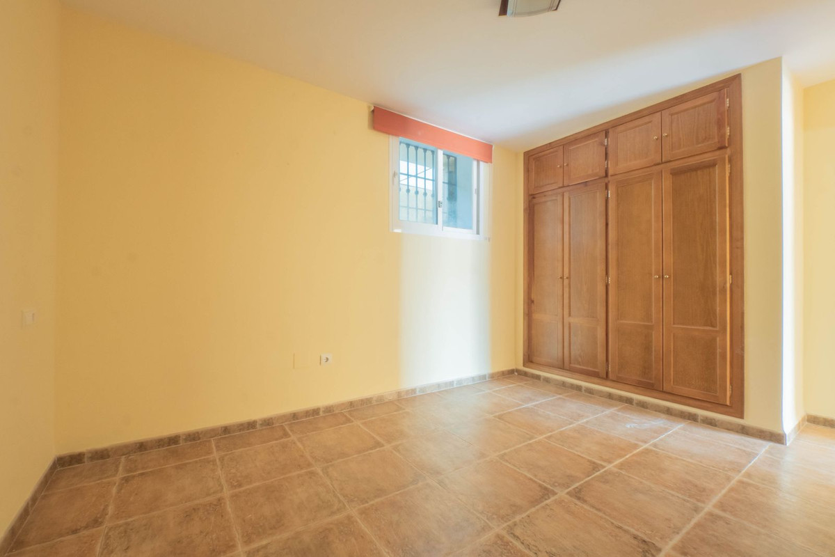 7 Bed Townhouse for sale in Coín Costa Del Sol, Málaga, Spain