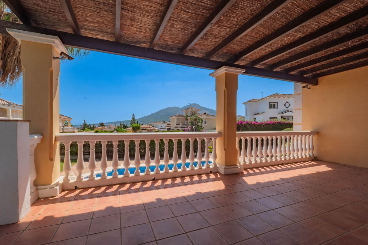 7 Bed Townhouse for sale in Coín Costa Del Sol, Málaga, Spain